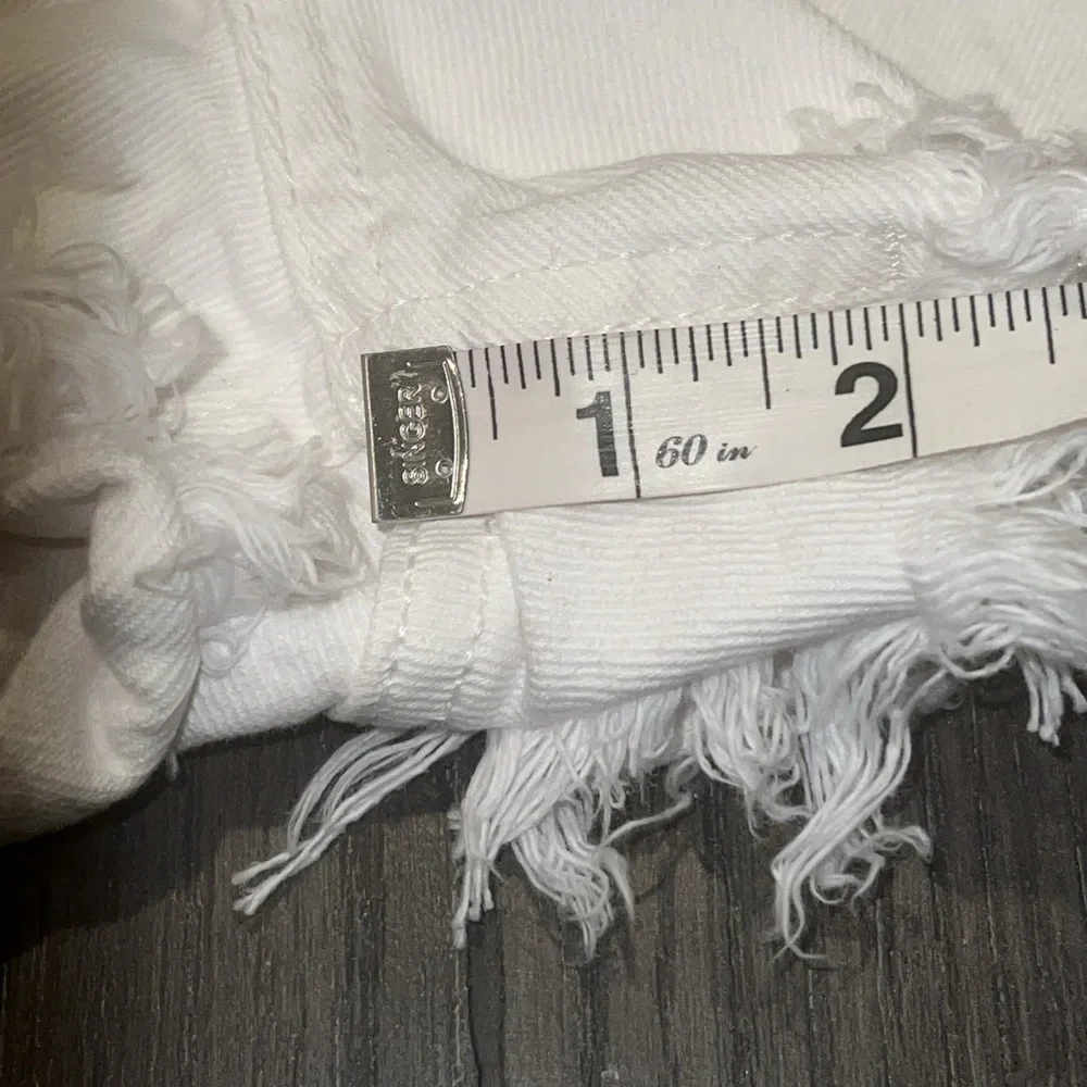 NWT Zara Hi-Rise White Distressed Denim Shorts Size 4 - Picture 11 of 14
